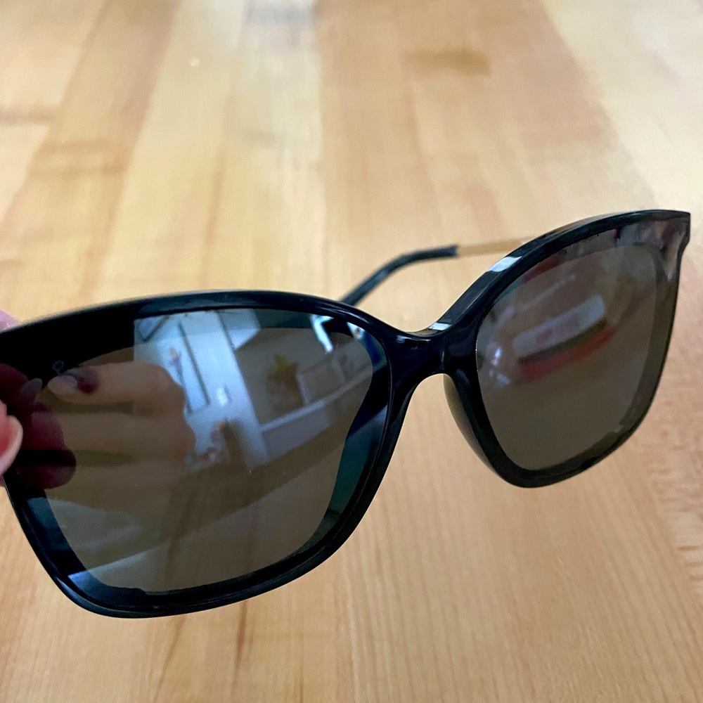 Michael kors women’s sunglasses.